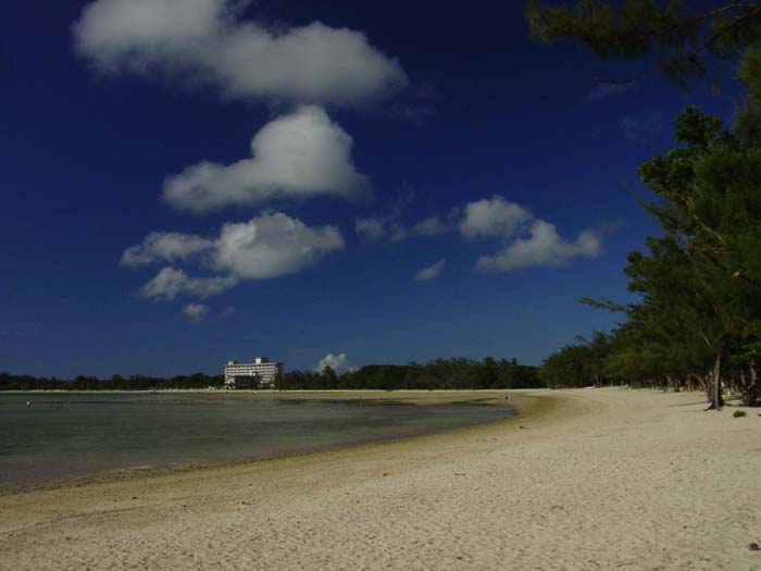 石垣島　底地ビーチとシーサイドホテル