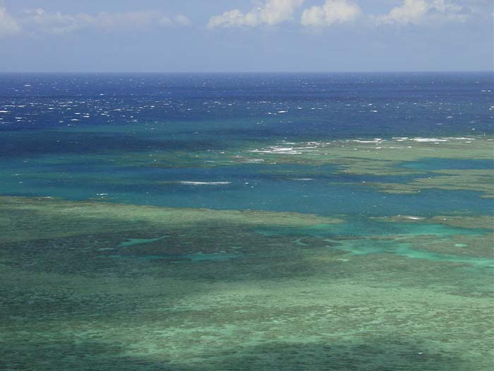 エメラルドの海